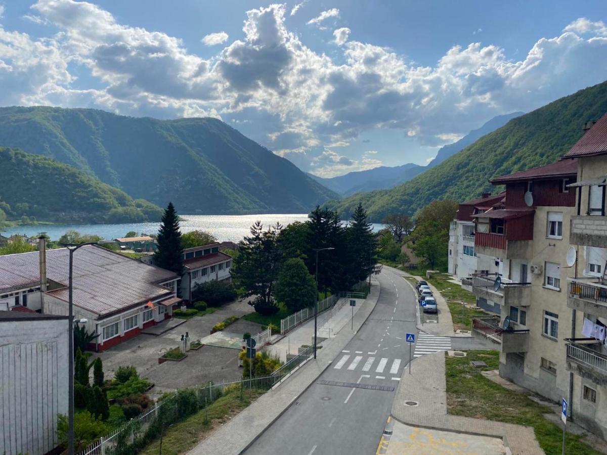 Apartman Andjela Pluzine Exterior photo